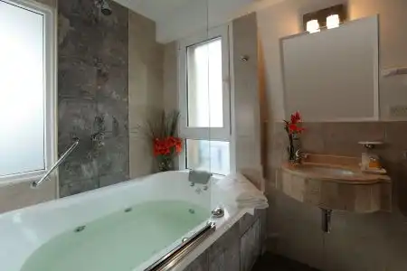 Europlaza & Suites - 3