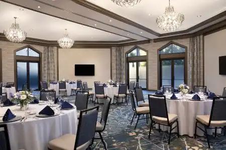 DoubleTree Suites by Hilton Orlando at Disney Springs - 5