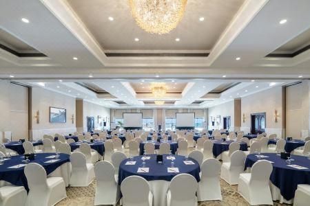 Crowne Plaza MUSCAT by IHG - 8
