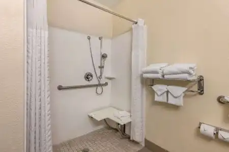 Comfort Suites Maingate East - 60