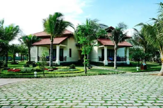 Golden Coast Resort & Spa - 39