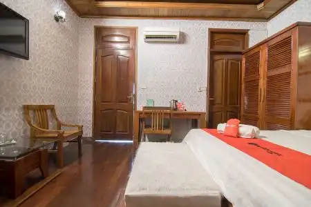RedDoorz near Lotte Center Hanoi - 17