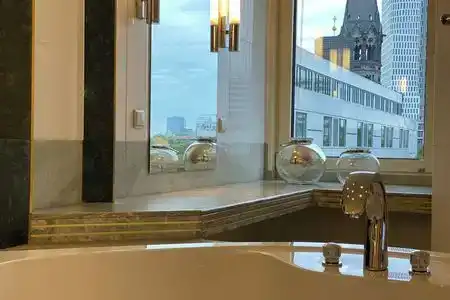 Palace Berlin - 4