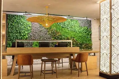 Ibis World Trade Centre - 11