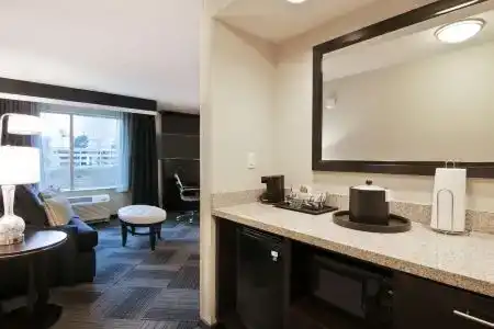 Hampton Inn & Suites Downtown/Seattle - 14