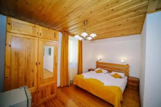 Alpenhaus Kazbegi & Restaurant - 49