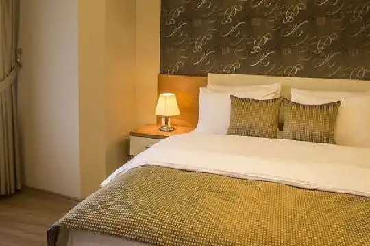 Lort Otel - 11