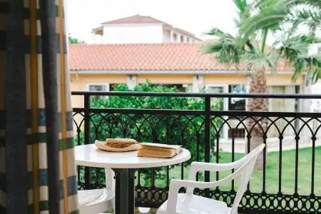 La Famille Merkati - Maison Antonis - 16