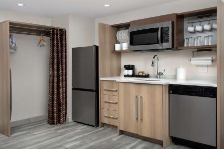 Home2 Suites By Hilton Miami Airport South Blue Lagoon - 48