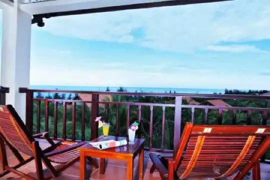 Golden Coast Resort & Spa - 37