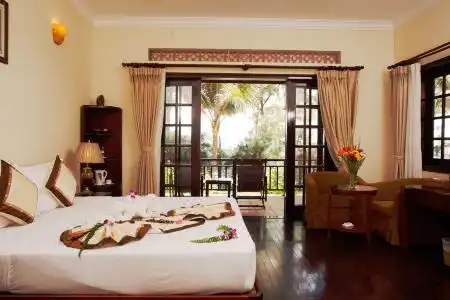 Golden Coast Resort & Spa - 12