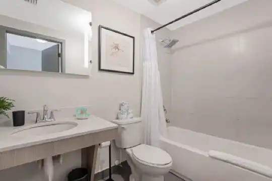 Habitat Brickell I Sextant - 227