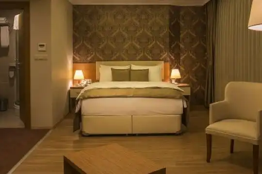 Lort Otel - 9