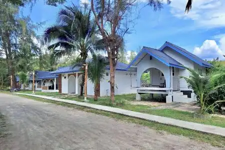 p.a.n. Beach Bungalows - 0