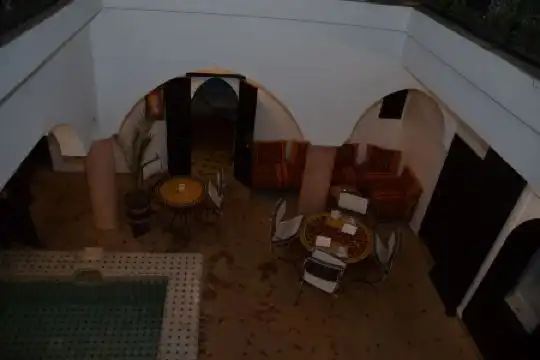 Riad Ailen - 18