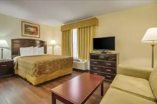 MainStay Suites Texas Medical Center/Reliant Park - 24
