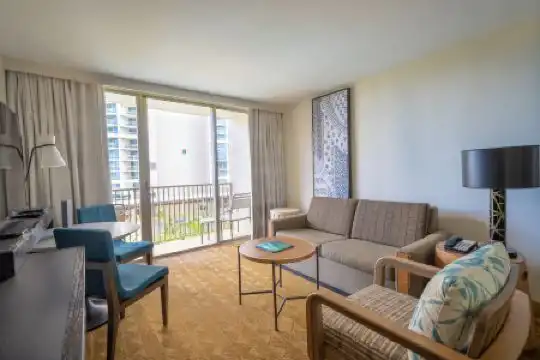 Embassy Suites by Hilton Waikiki Beach Walk - 64