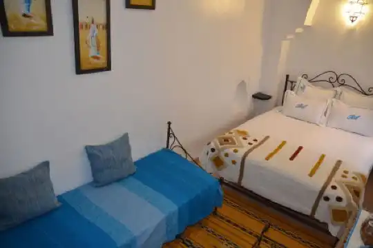 Riad Ailen - 15