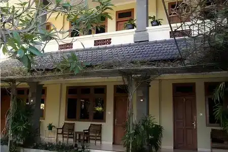 Puri Bunga Inn - 4