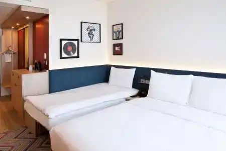 Hampton by Hilton Munich Airport South - 3