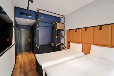 Ibis World Trade Centre - 18