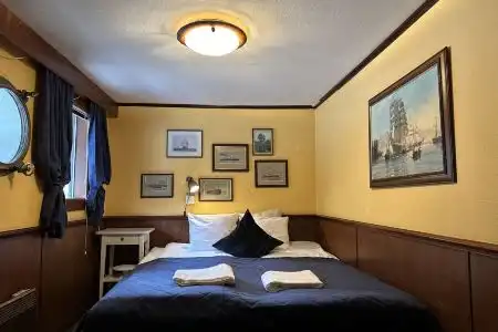 Den Röda Båten - 42