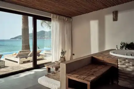 Gloria Maris Suites and Villa - 9