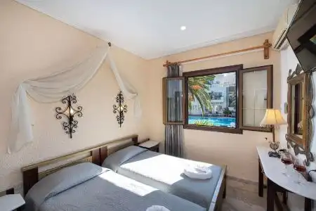 Castle Suites - 13