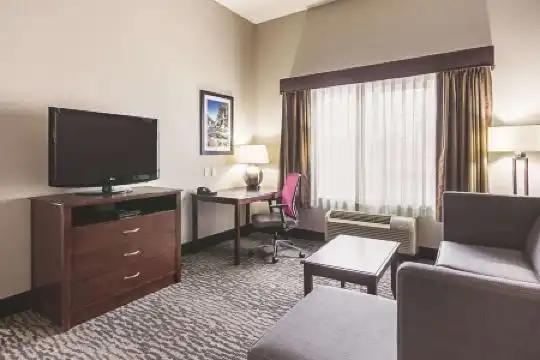 La Quinta by Wyndham Northwest - 9