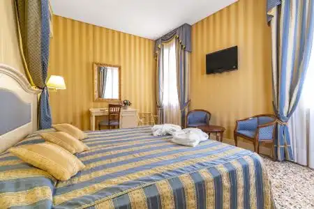 Bella Venezia - 90
