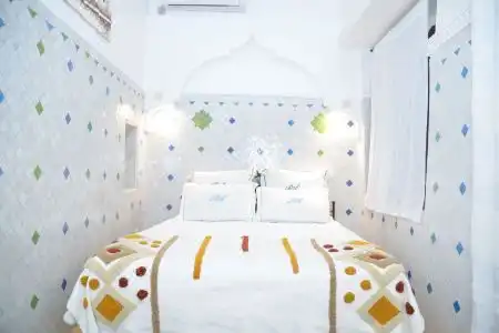 Riad Ailen - 7