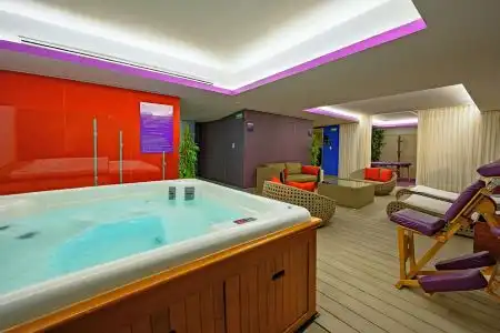 Las Suites Campos Eliseos - 4