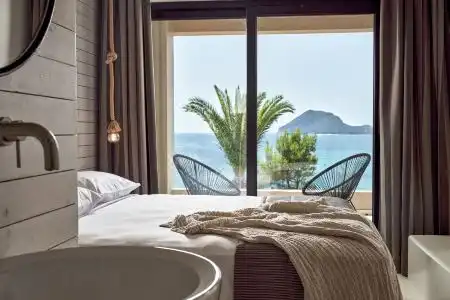 Gloria Maris Suites and Villa - 7