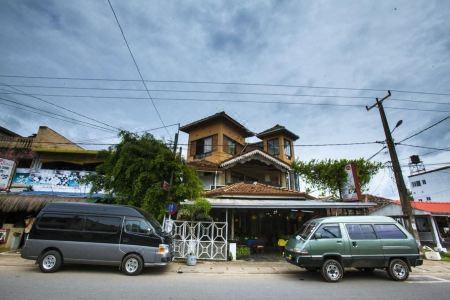 Sana's Beach and Restaurant - 8