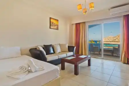 Royal Beach - 24