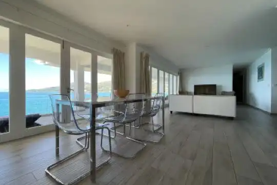 VallonEnd Beachfront villa with excellent view - 26