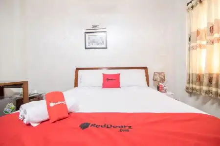 RedDoorz near Lotte Center Hanoi - 26