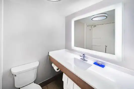 Holiday Inn Express-Central - 26