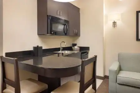 Ramada Plaza Resort & Suites By Wyndham Orlando International Drive - 57