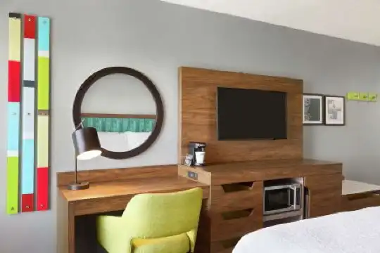 Hampton Inn & Suites Fort Lauderdale Airport - 105