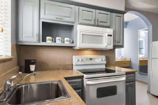 Days Inn & Suites by Wyndham Houston Hobby Airport - 56