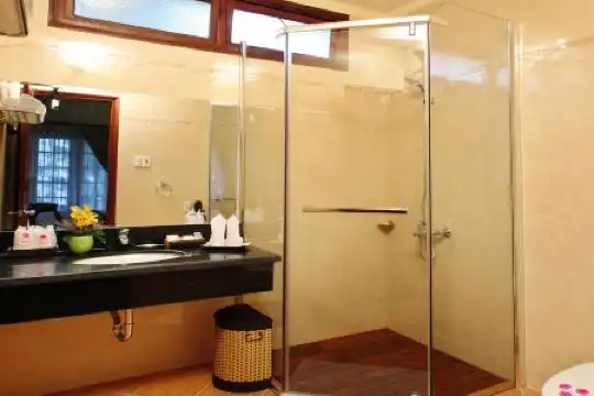 Golden Coast Resort & Spa - 29