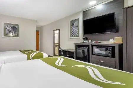 Quality Inn & Suites I-20 - 21