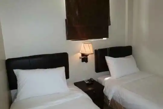 Hong - 44