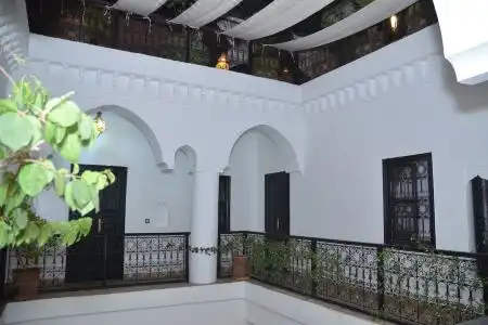 Riad Ailen - 17
