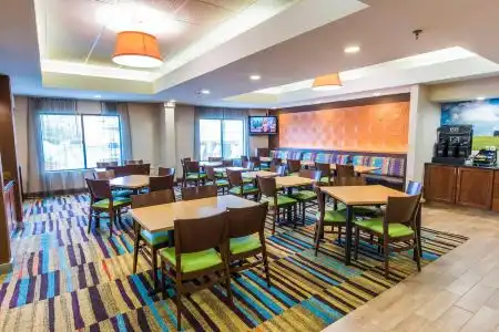 Fairfield by Marriott - 9