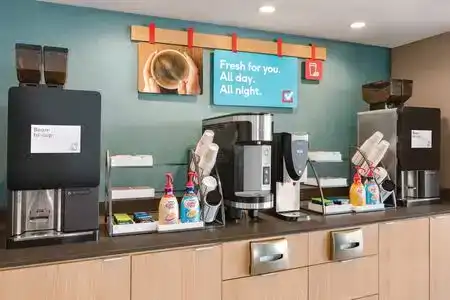 avids - Orlando International Airport, an IHG - 3