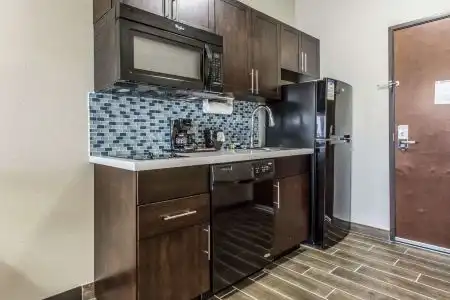 MainStay Suites - 29