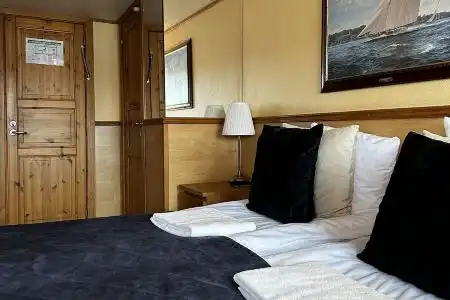 Den Röda Båten - 64