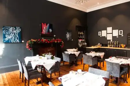 No. 11 Boutique & Brasserie - 4
